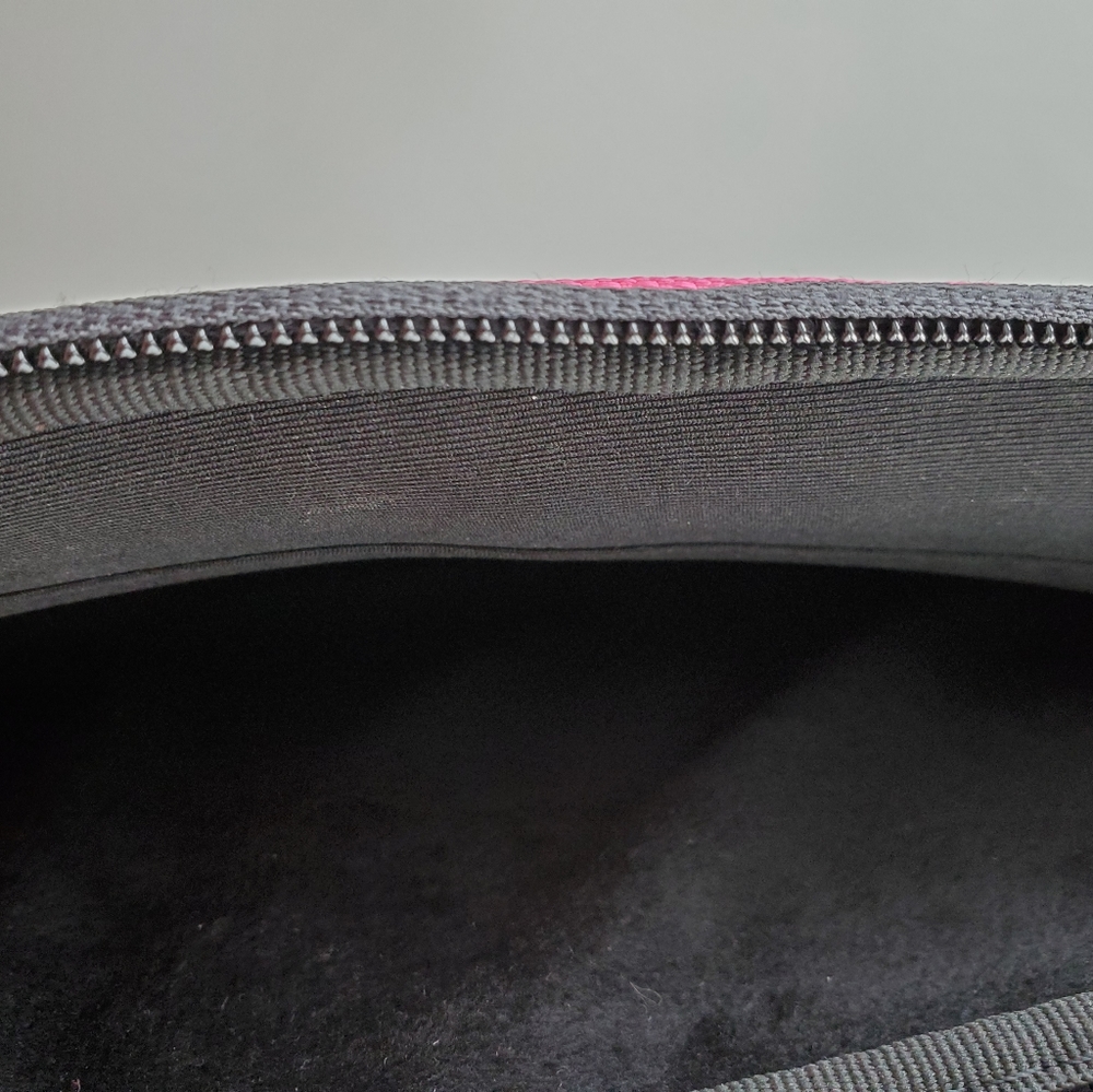 Computer case for original Surface computer. - Picture 3 of 6